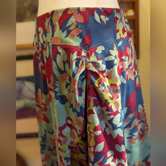 REI Northway Floral Womens SZ M A-line Skirt Stretch Red Blue Green - Picture 4 of 10